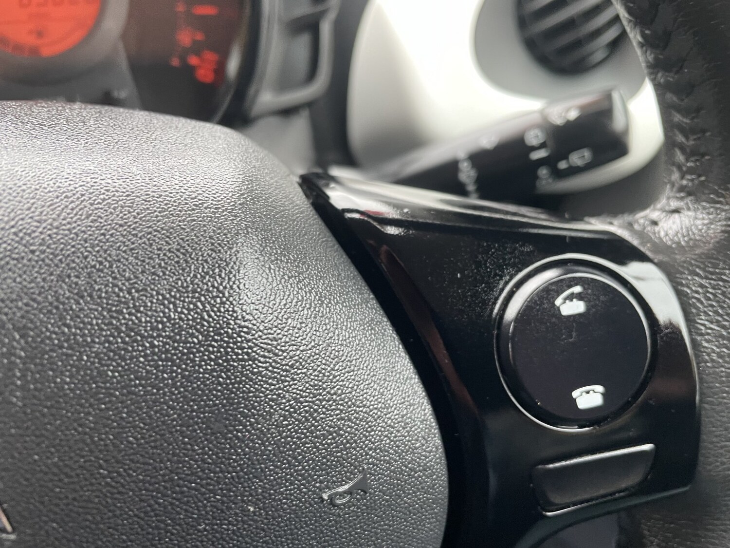 Used Peugeot 108 2014 for sale - 77968639: Photo 24