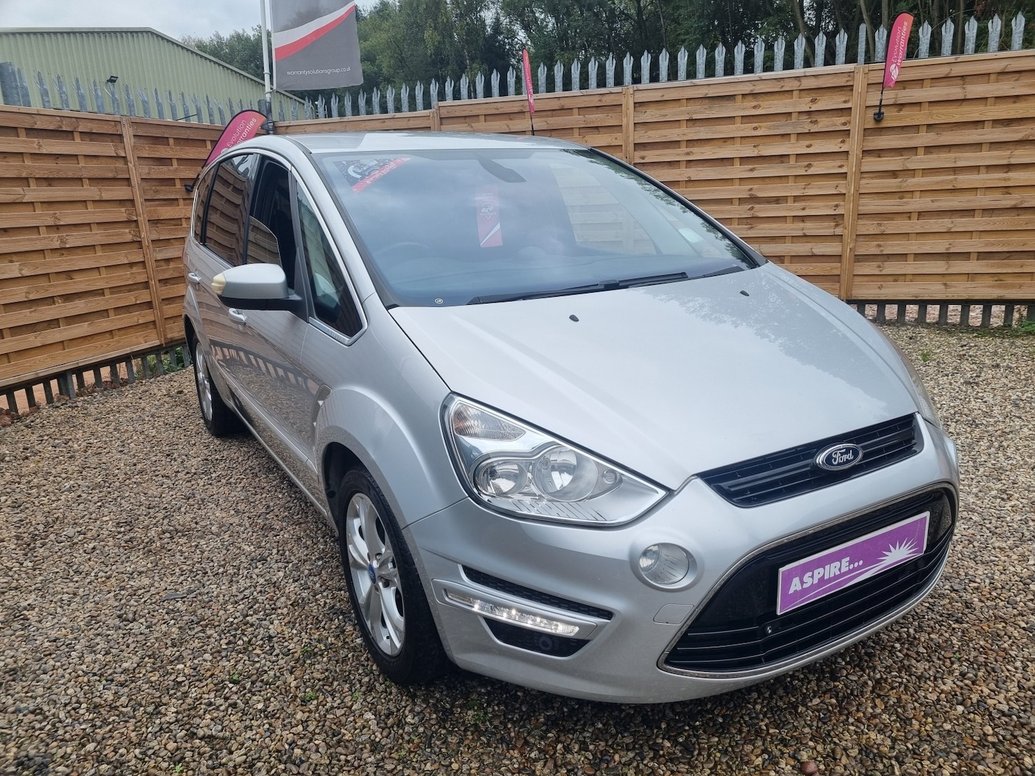 Used Ford S-Max 2010 for sale - 76369368: Photo 3