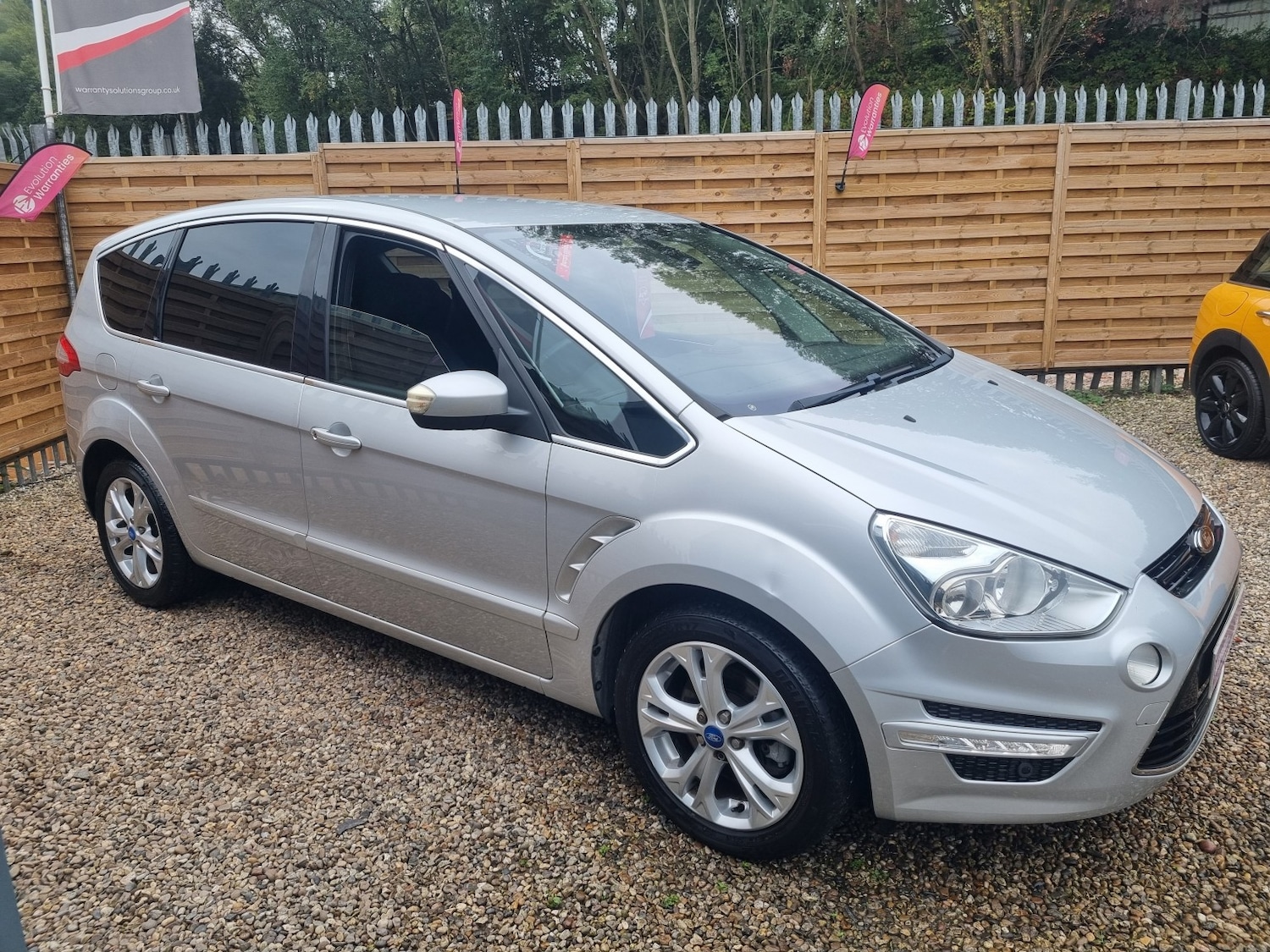 Used Ford S-Max 2010 for sale - 76369368: Photo 4