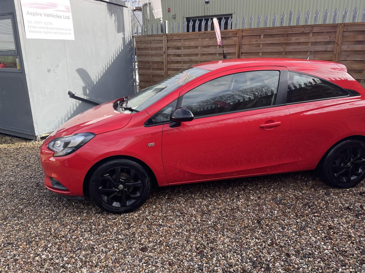 Used Vauxhall Corsa 2015 for sale - 77357375: Photo 2