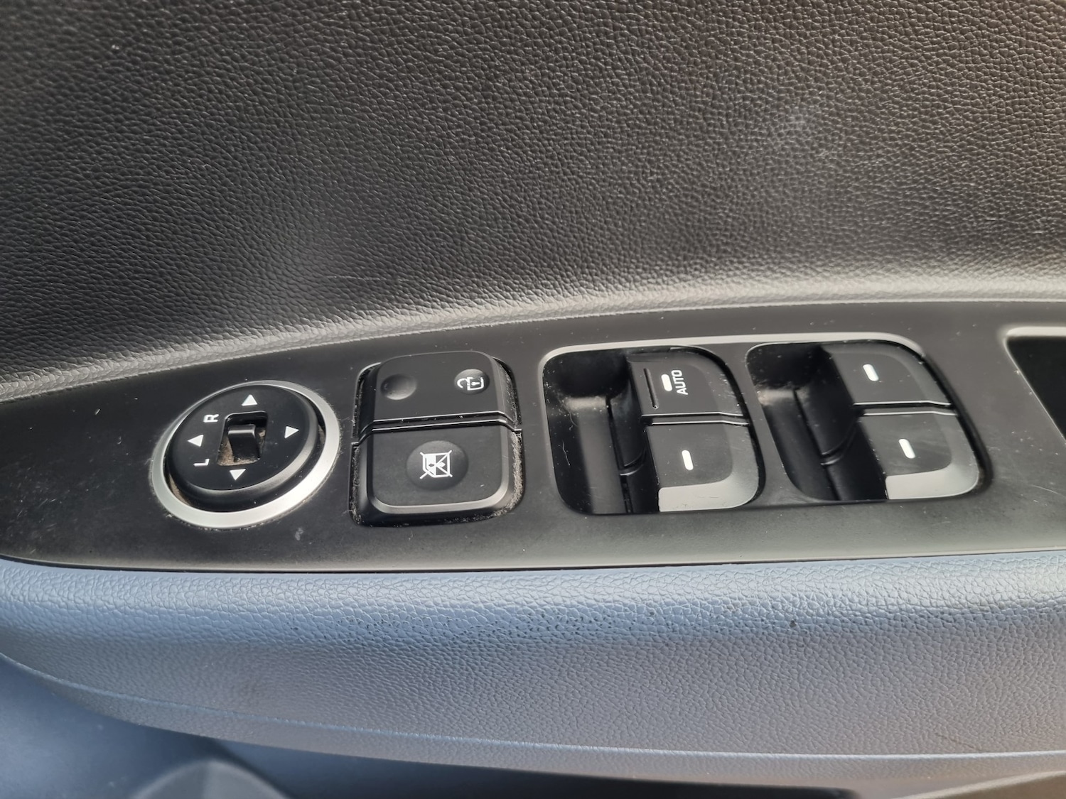 Used Hyundai i10 2015 for sale - 77681798: Photo 19