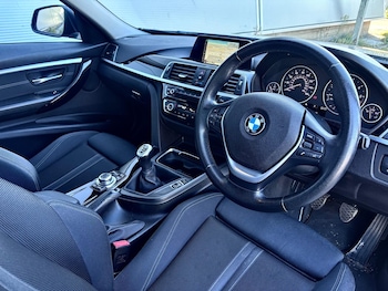 Used BMW 3 Series 2016 for sale - 76070402: Photo