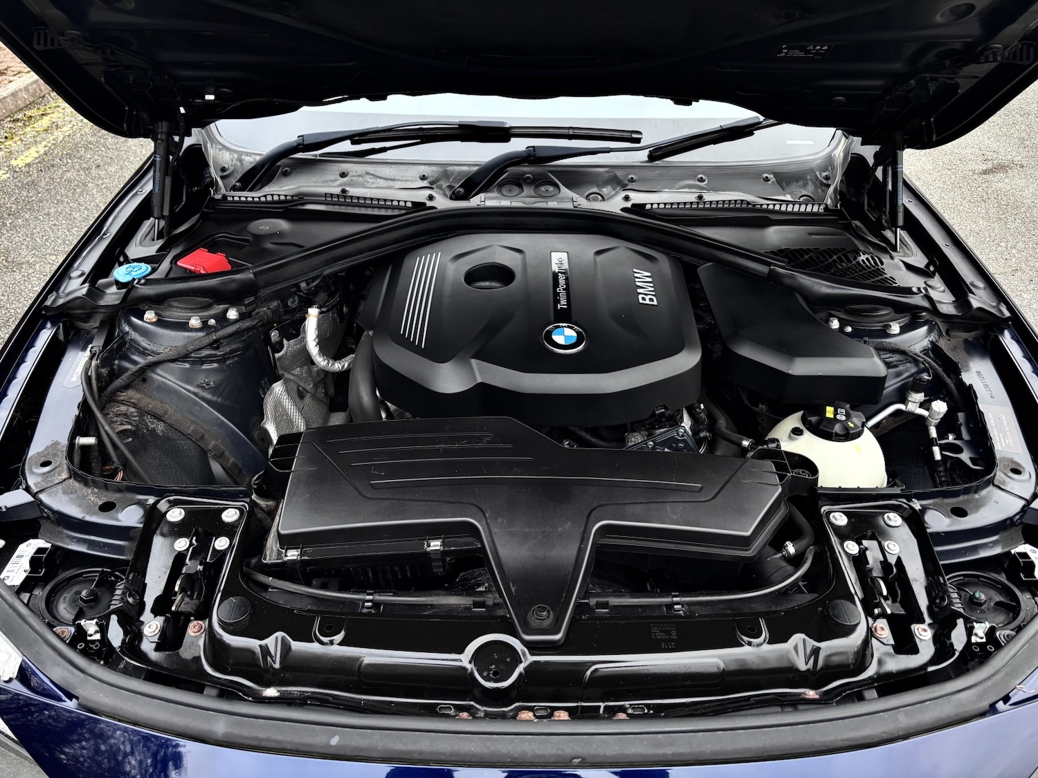 Used BMW 3 Series 2016 for sale - 77792842: Photo 32