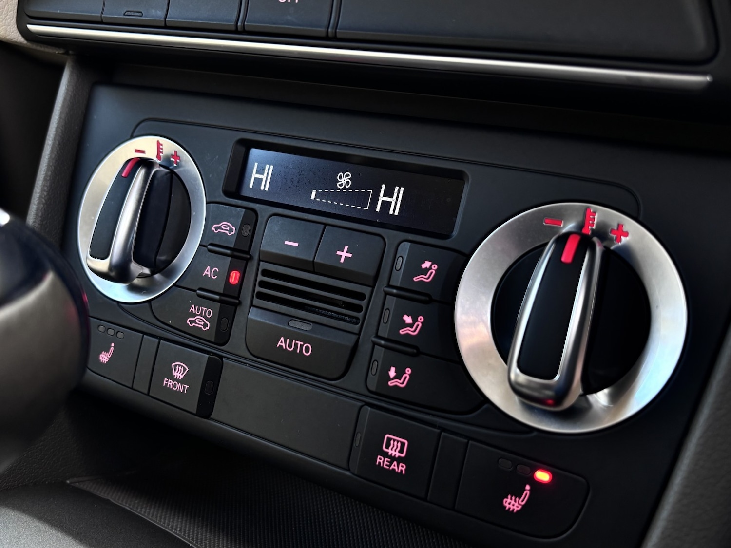 Used Audi Q3 2012 for sale - 76631489: Photo 29