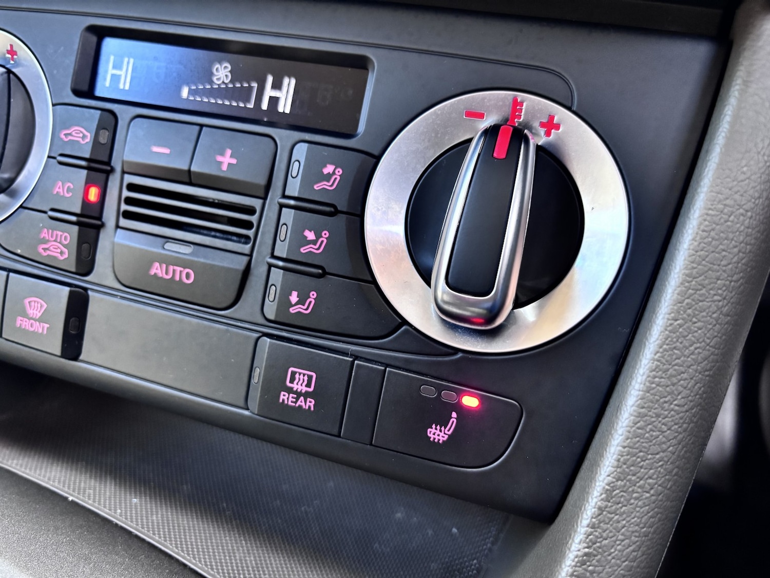 Used Audi Q3 2012 for sale - 76631489: Photo 36