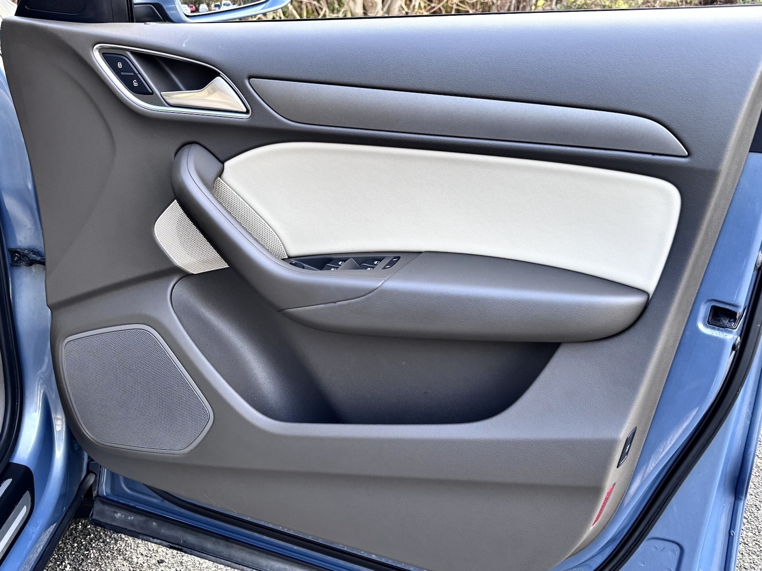 Used Audi Q3 2012 for sale - 76631489: Photo 39