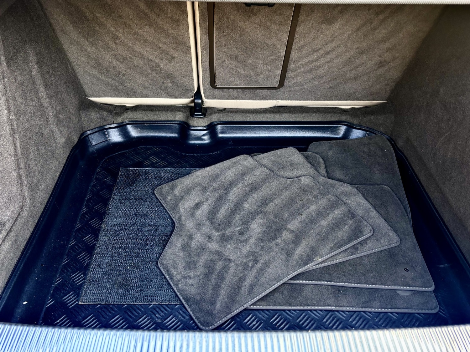 Used Audi Q3 2012 for sale - 76631489: Photo 59