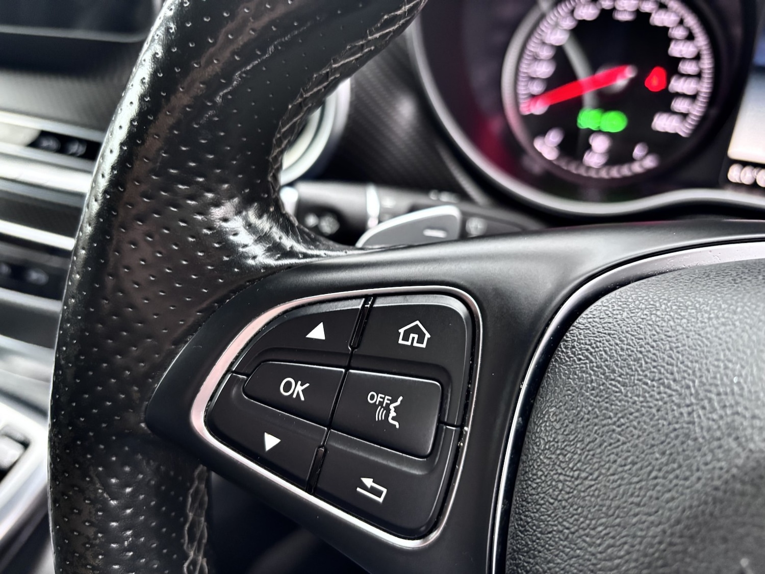 Used Mercedes-Benz V-Class 2017 for sale - 77008141: Photo 13