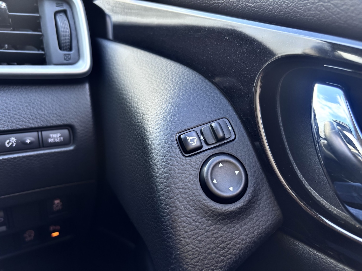 Used Nissan Qashqai 2015 for sale - 77233776: Photo 29