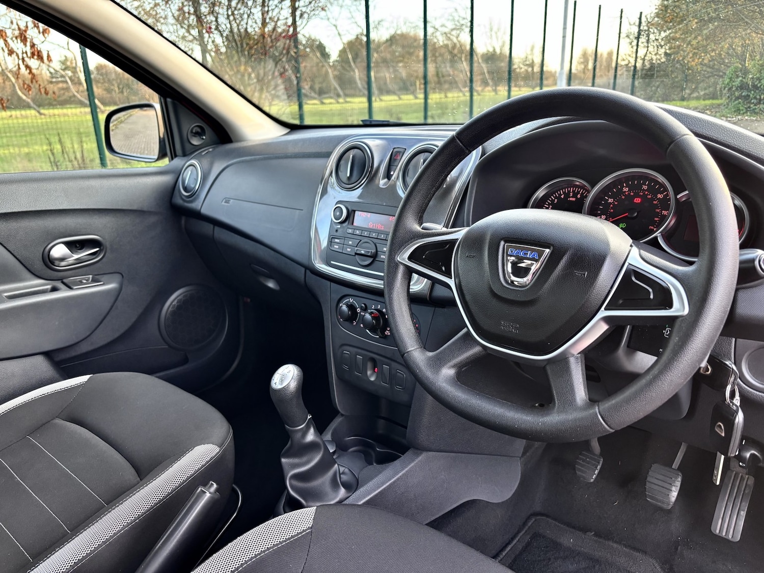Used Dacia Sandero Stepway 2017 for sale - 76418395: Photo 2