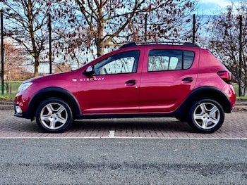 Used Dacia Sandero Stepway 2017 for sale - 76418395: Photo