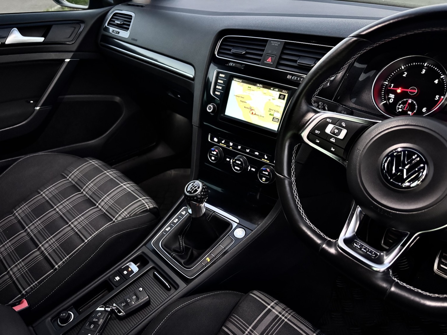 Used Volkswagen Golf 2016 for sale - 76387258: Photo 3