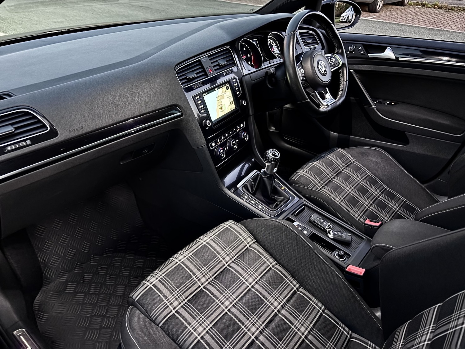 Used Volkswagen Golf 2016 for sale - 76387258: Photo 9