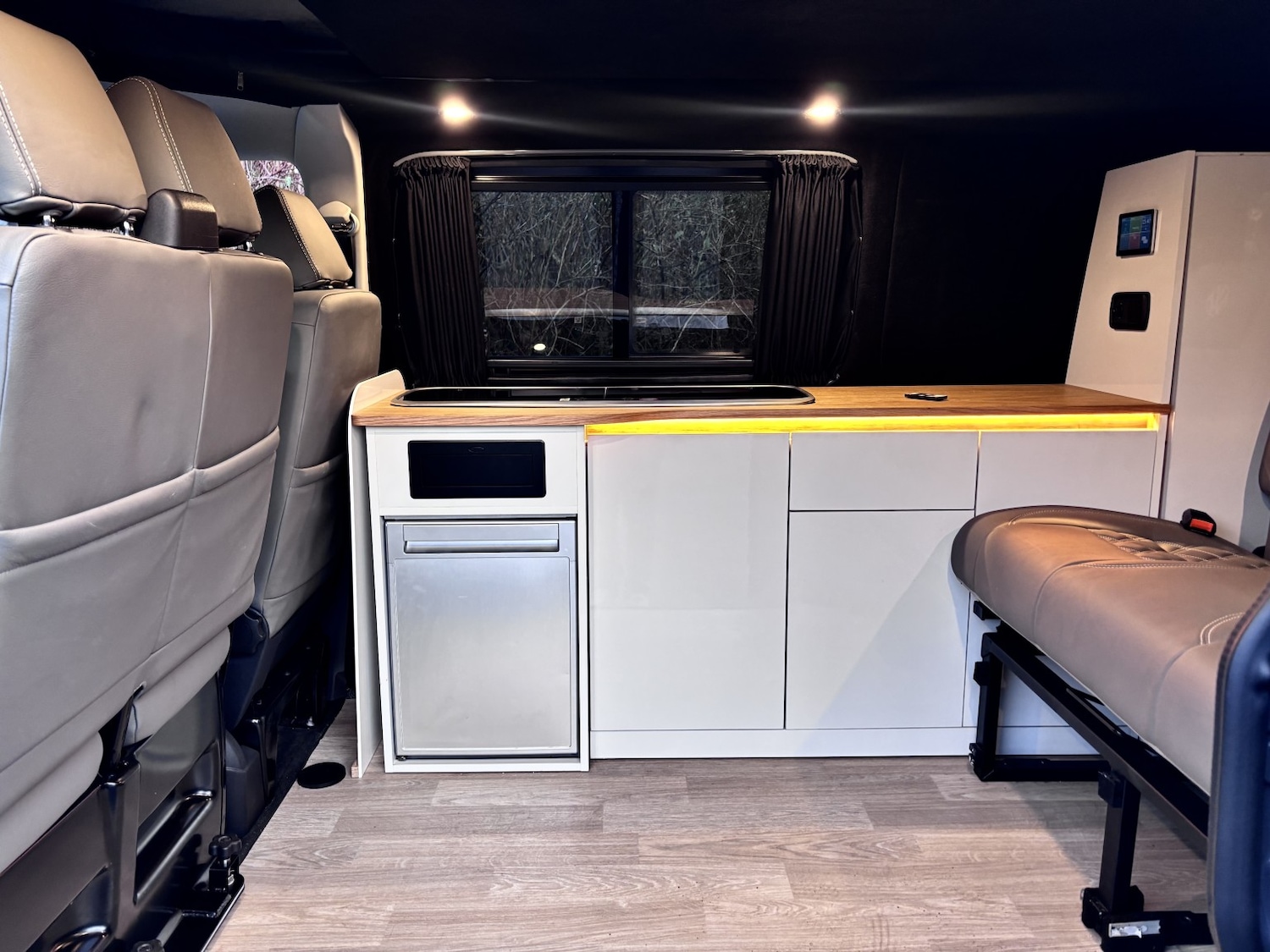 Used Volkswagen Transporter 2022 for sale - 76656137: Photo 2