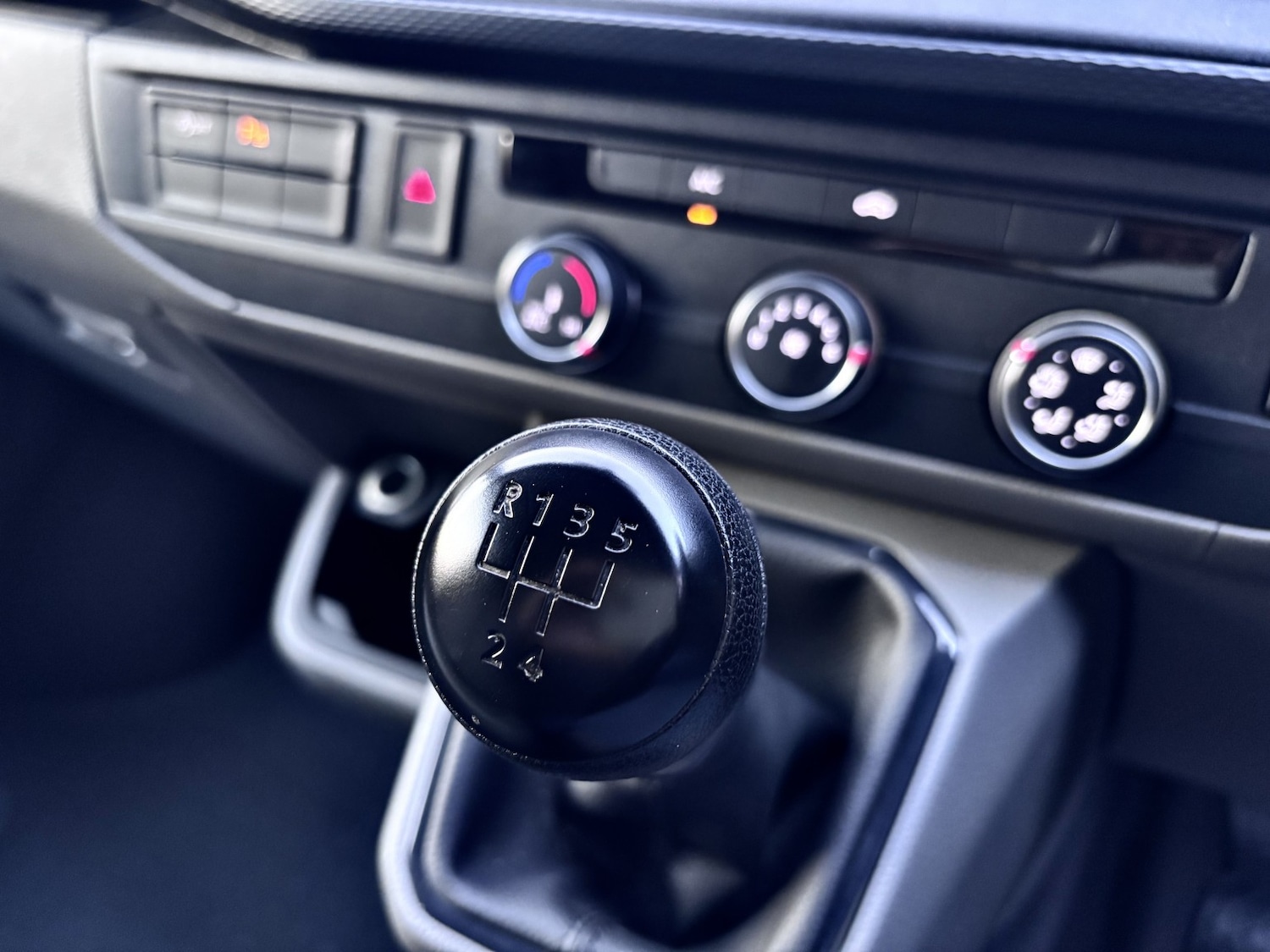 Used Volkswagen Transporter 2022 for sale - 76656137: Photo 33