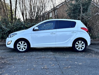Used Hyundai i20 2013 for sale - 77027990: Photo