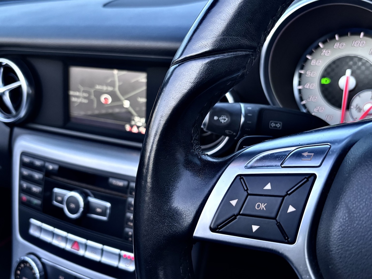 Used Mercedes-Benz SLK 2012 for sale - 77945742: Photo 18