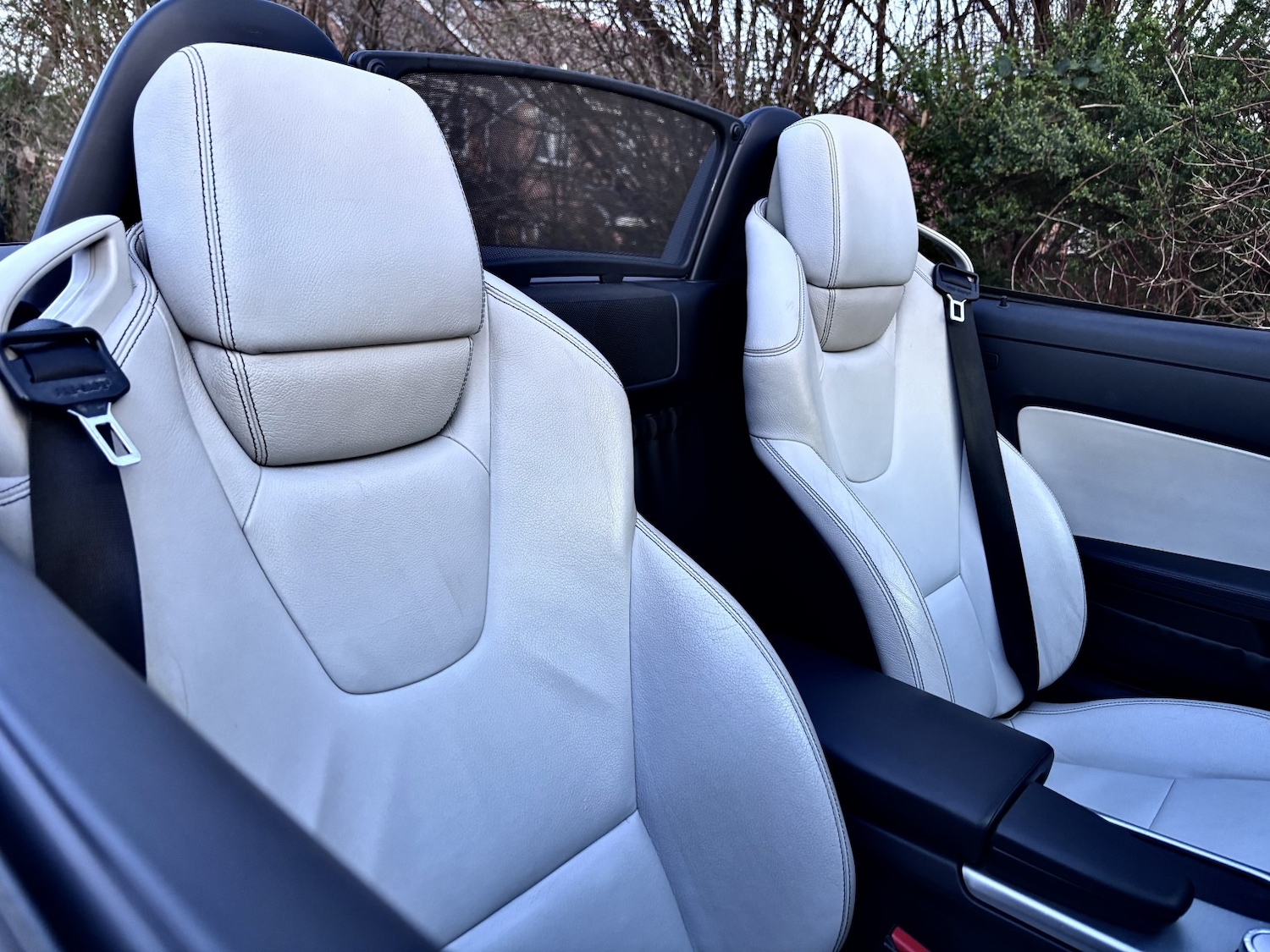 Used Mercedes-Benz SLK 2012 for sale - 77945742: Photo 3