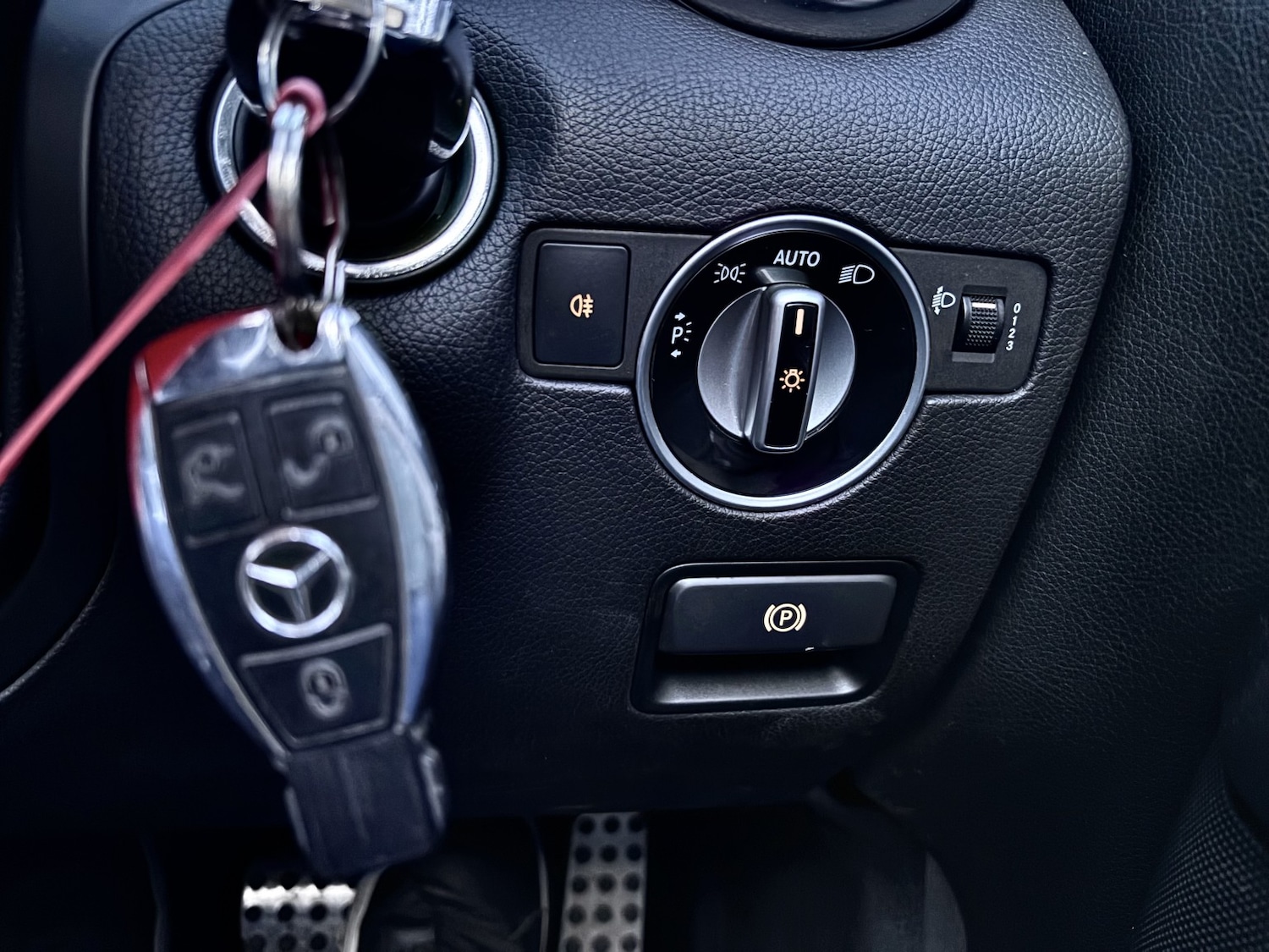 Used Mercedes-Benz SLK 2012 for sale - 77945742: Photo 35