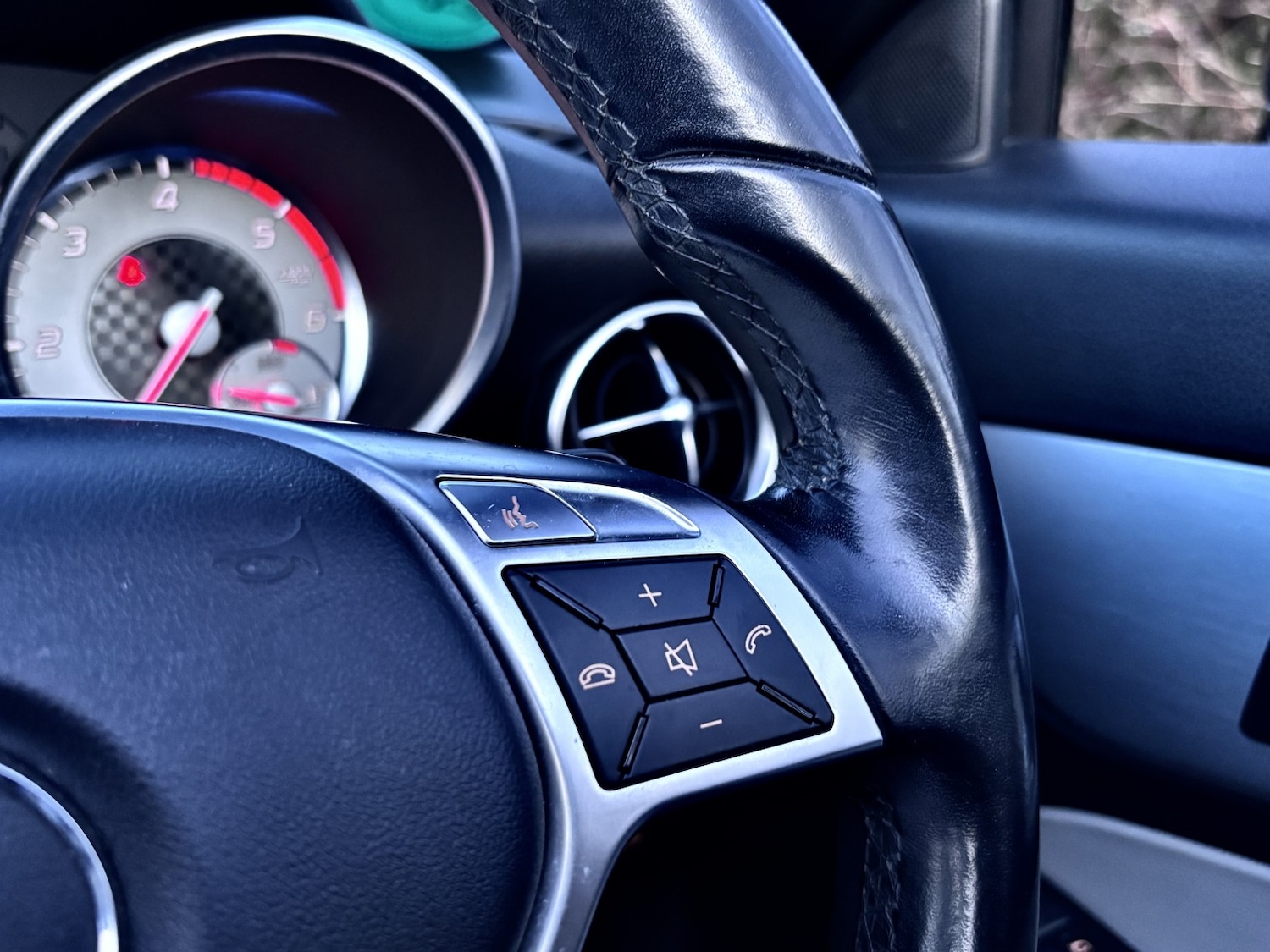 Used Mercedes-Benz SLK 2012 for sale - 77945742: Photo 44