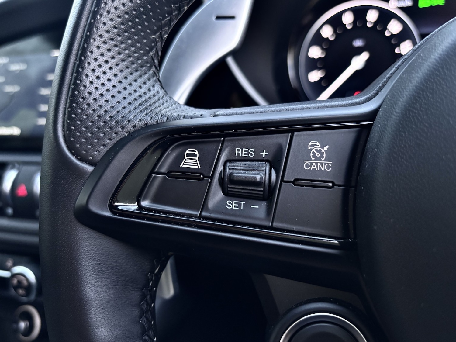 Used Alfa Romeo Giulia 2023 for sale - 77931290: Photo 38