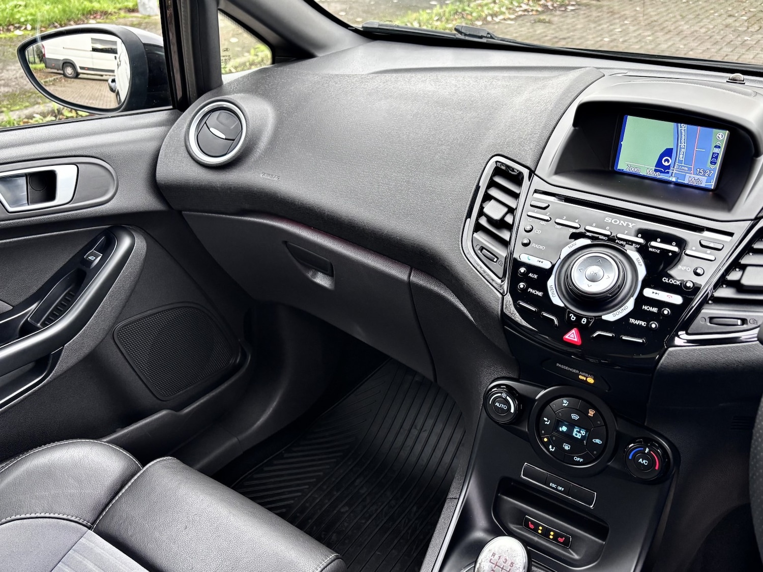 Used Ford Fiesta 2017 for sale - 76547859: Photo 30