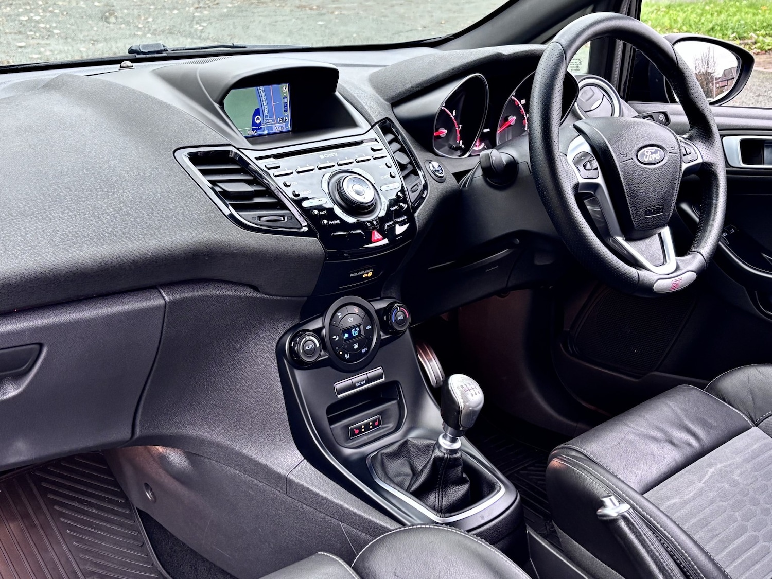 Used Ford Fiesta 2017 for sale - 76547859: Photo 44