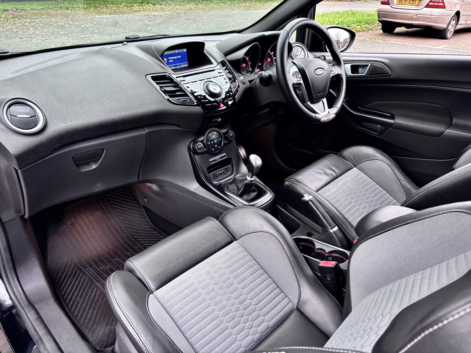 Used Ford Fiesta 2017 for sale - 76547859: Photo 46