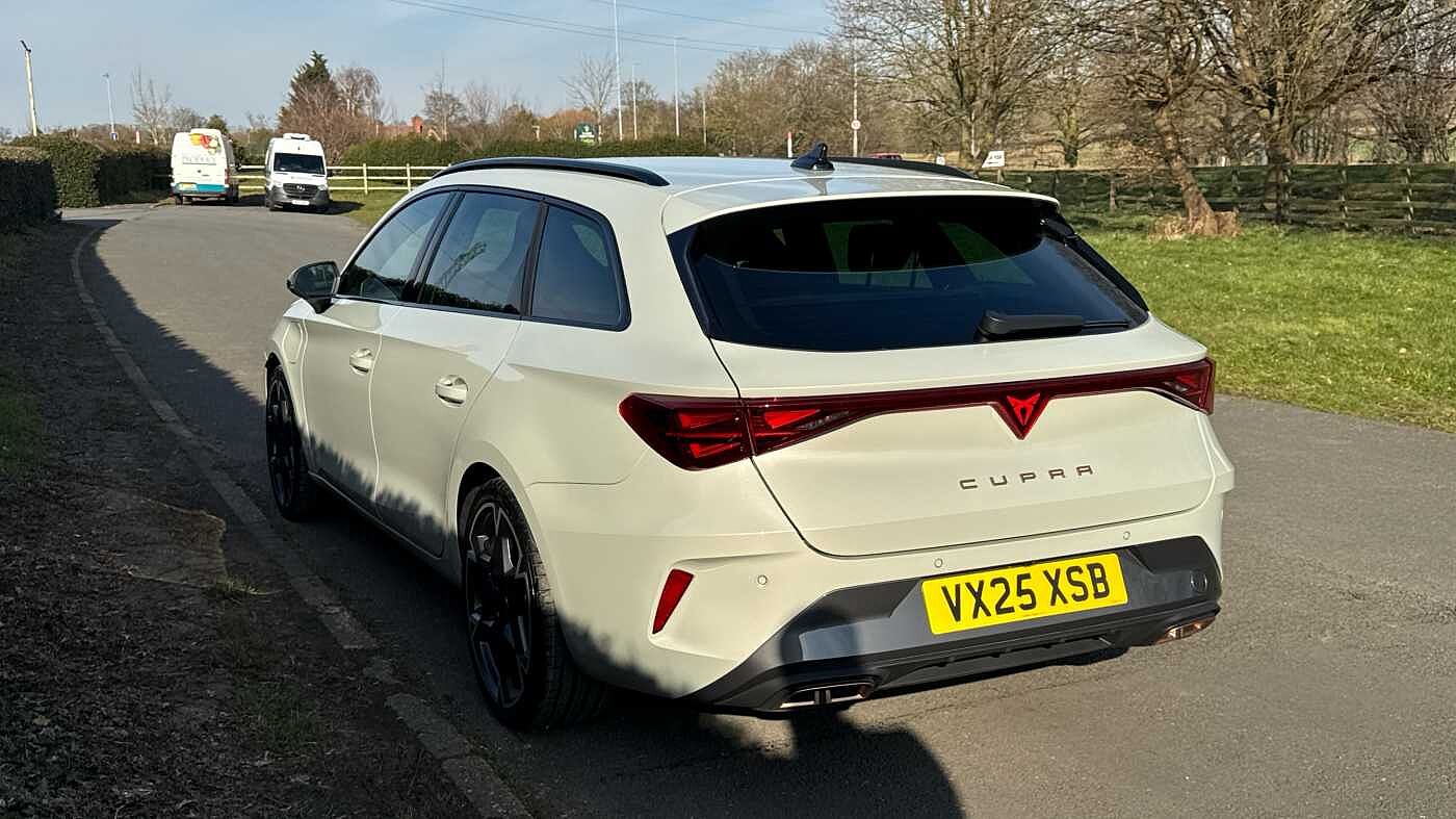 Used Cupra Leon 2025 for sale - 76539570: Photo 2