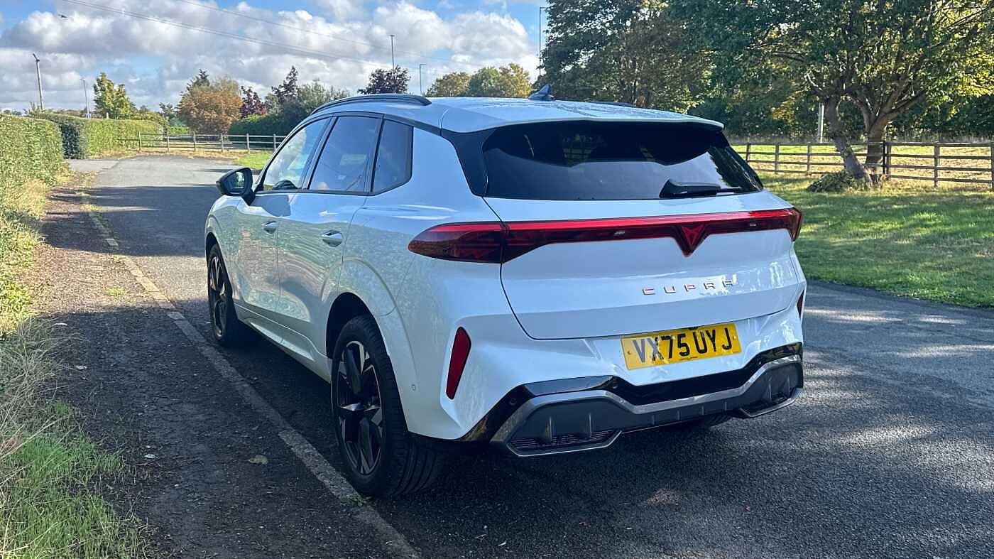 Used Cupra Terramar 2025 for sale - 77176651: Photo 2