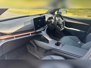 Used Cupra Tavascan 2025 for sale - 76110602: Photo 2