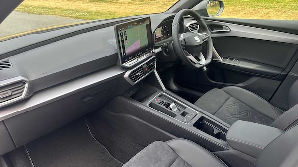 Used SEAT Leon 2025 for sale - 76111416: Photo 2