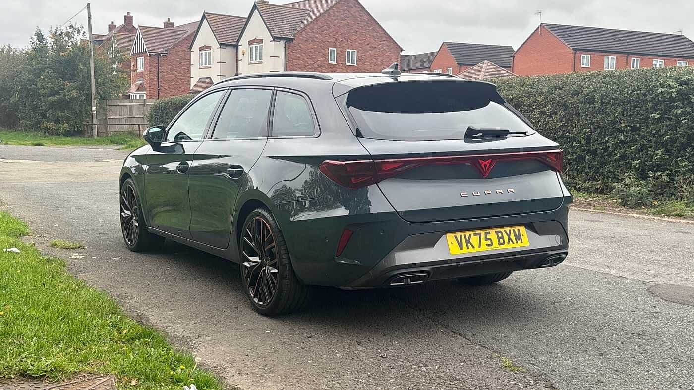 Used Cupra Leon 2025 for sale - 76190704: Photo 2