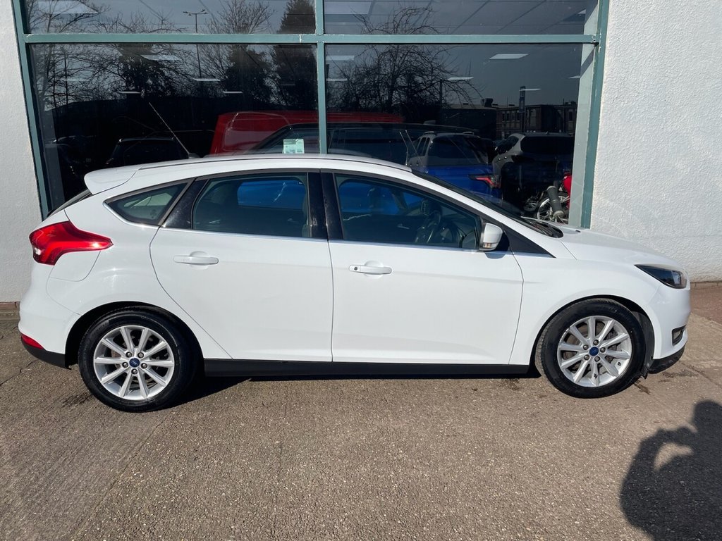 Used Ford Focus 2015 for sale - 77748254: Photo 2