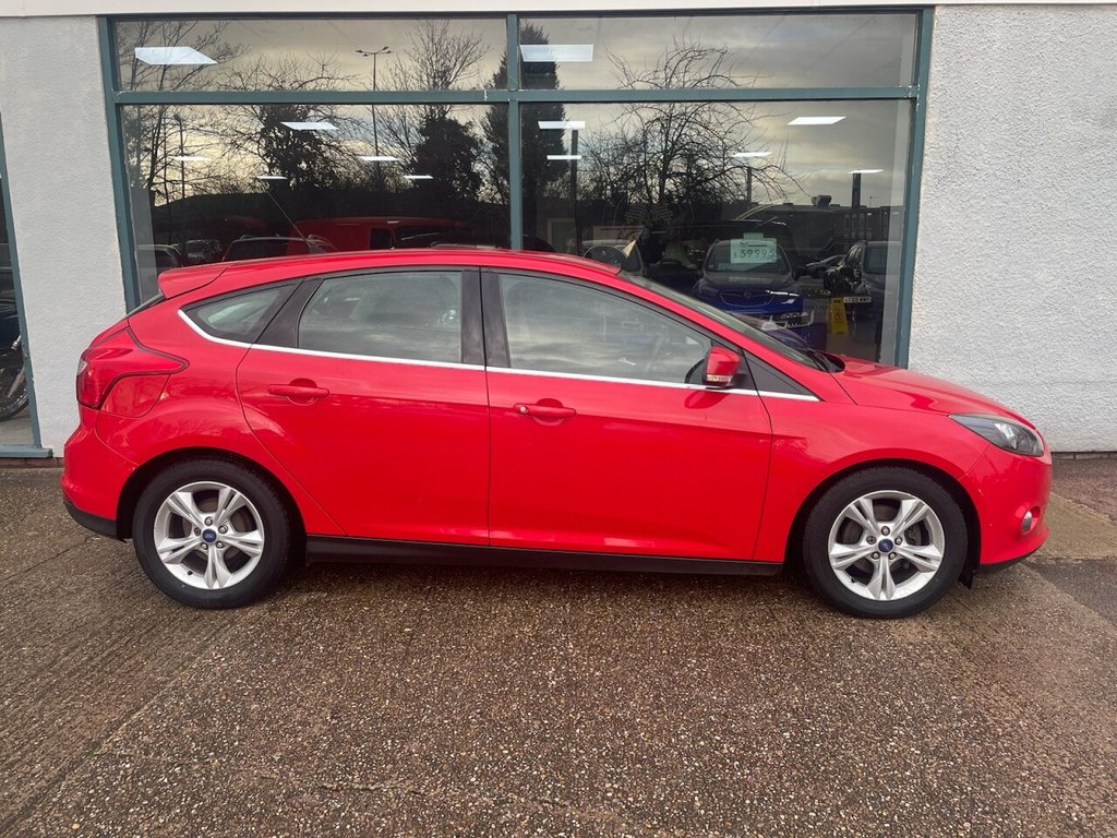 Used Ford Focus 2012 for sale - 76848410: Photo 2