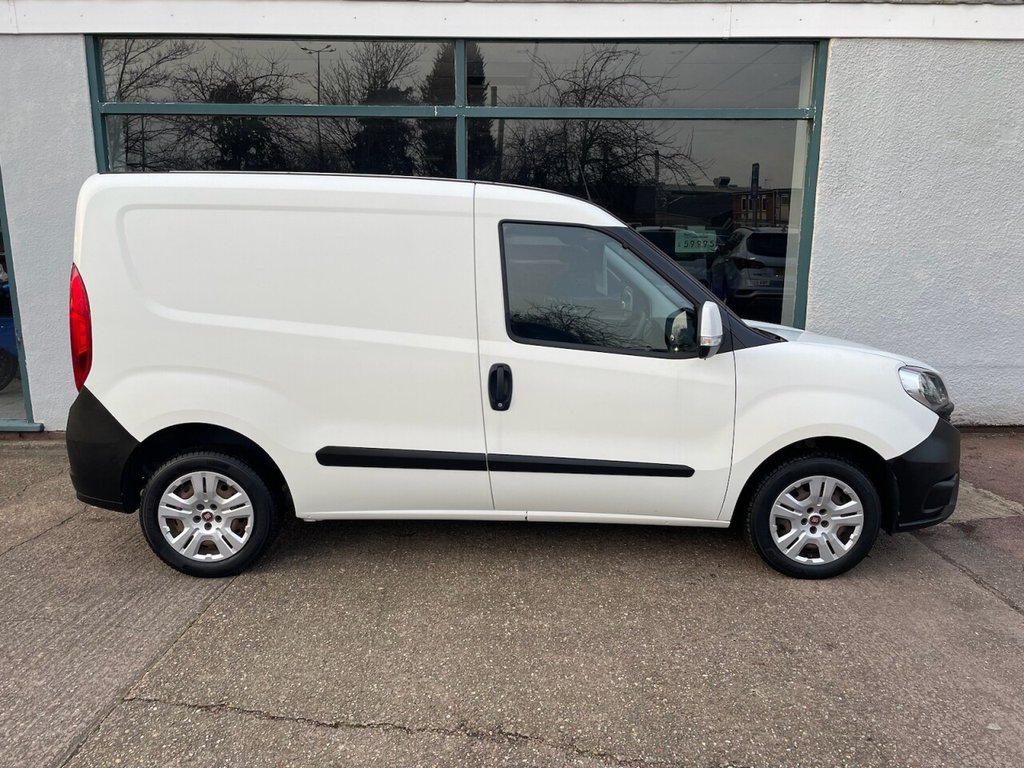 Used Fiat Doblo 2018 for sale - 77558020: Photo 2