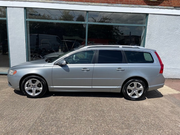 Used Volvo V70 2008 for sale - 75330728: Photo 8