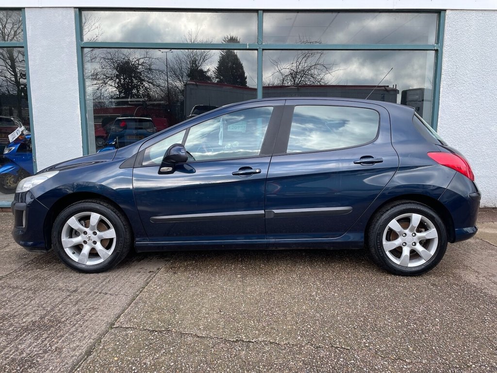 Used Peugeot 308 2010 for sale - 77499434: Photo 8