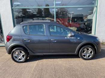 Used Dacia Sandero Stepway 2018 for sale - 74306403: Photo