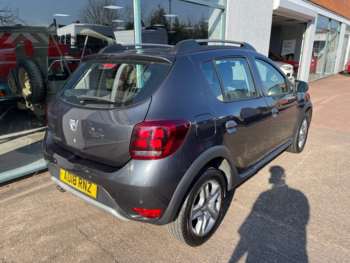 Used Dacia Sandero Stepway 2018 for sale - 74306403: Photo