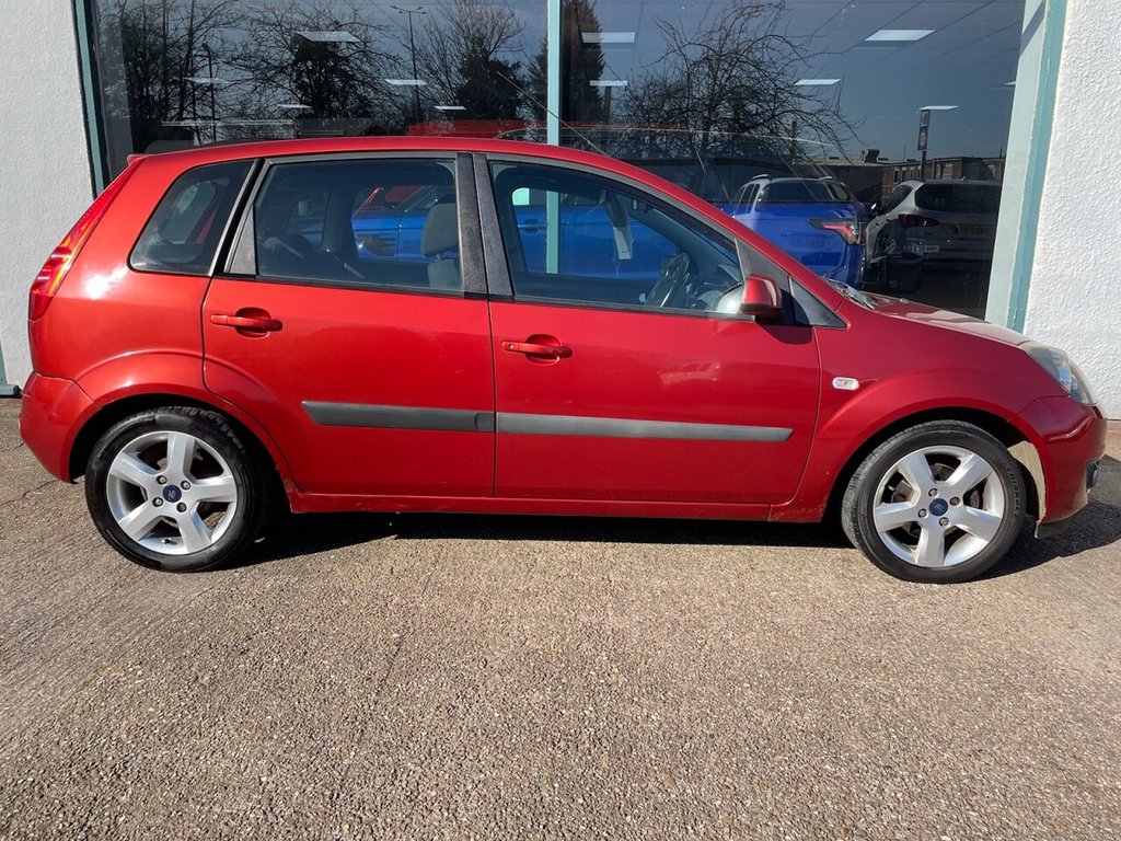 Used Ford Fiesta 2006 for sale - 77936847: Photo 2