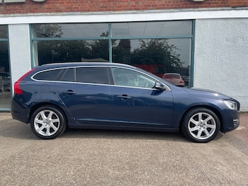 Used Volvo V60 2014 for sale - 75330757: Photo