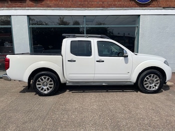 Used Nissan Navara 2015 for sale - 79409339: Photo