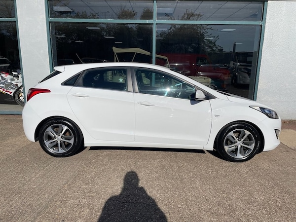 Used Hyundai i30 2015 for sale - 76185313: Photo 2