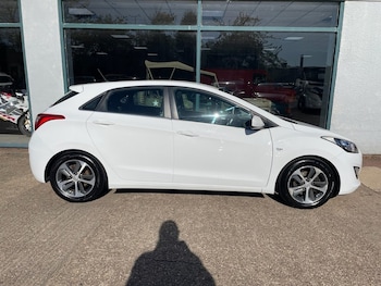 Used Hyundai i30 2015 for sale - 76185313: Photo 2