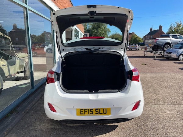 Used Hyundai i30 2015 for sale - 76185313: Photo 6