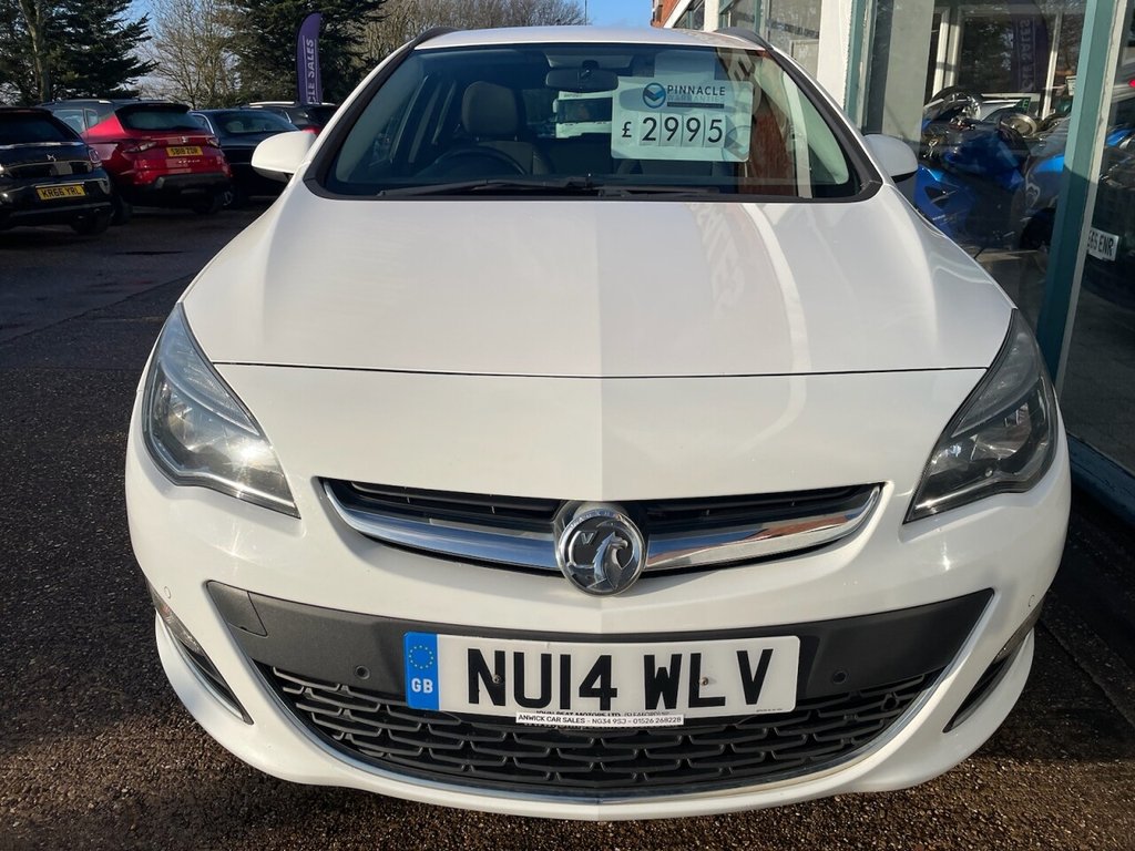 Used Vauxhall Astra 2014 for sale - 77263461: Photo 2