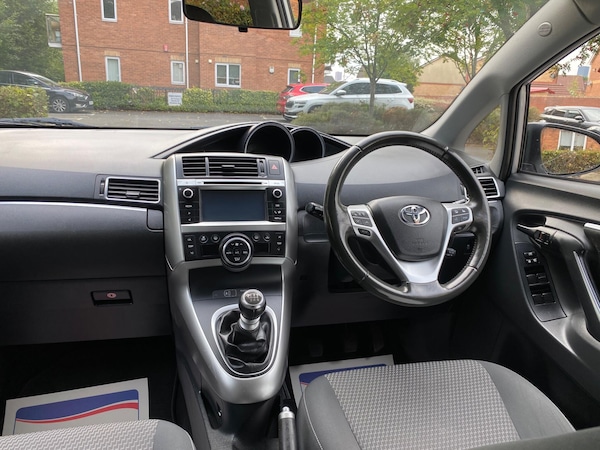 Used Toyota Verso 2015 for sale - 76059371: Photo 11