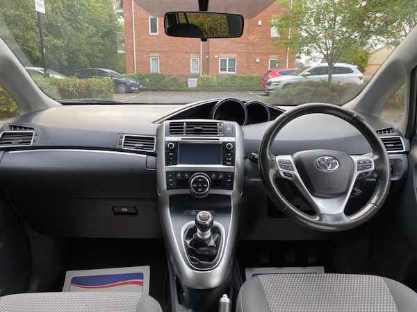 Used Toyota Verso 2015 for sale - 76059371: Photo 12