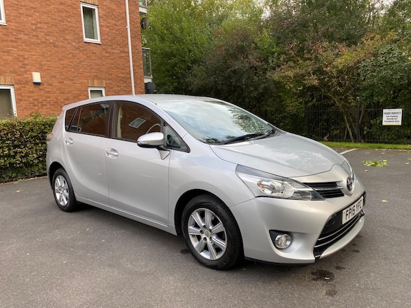 Used Toyota Verso 2015 for sale - 76059371: Photo 1